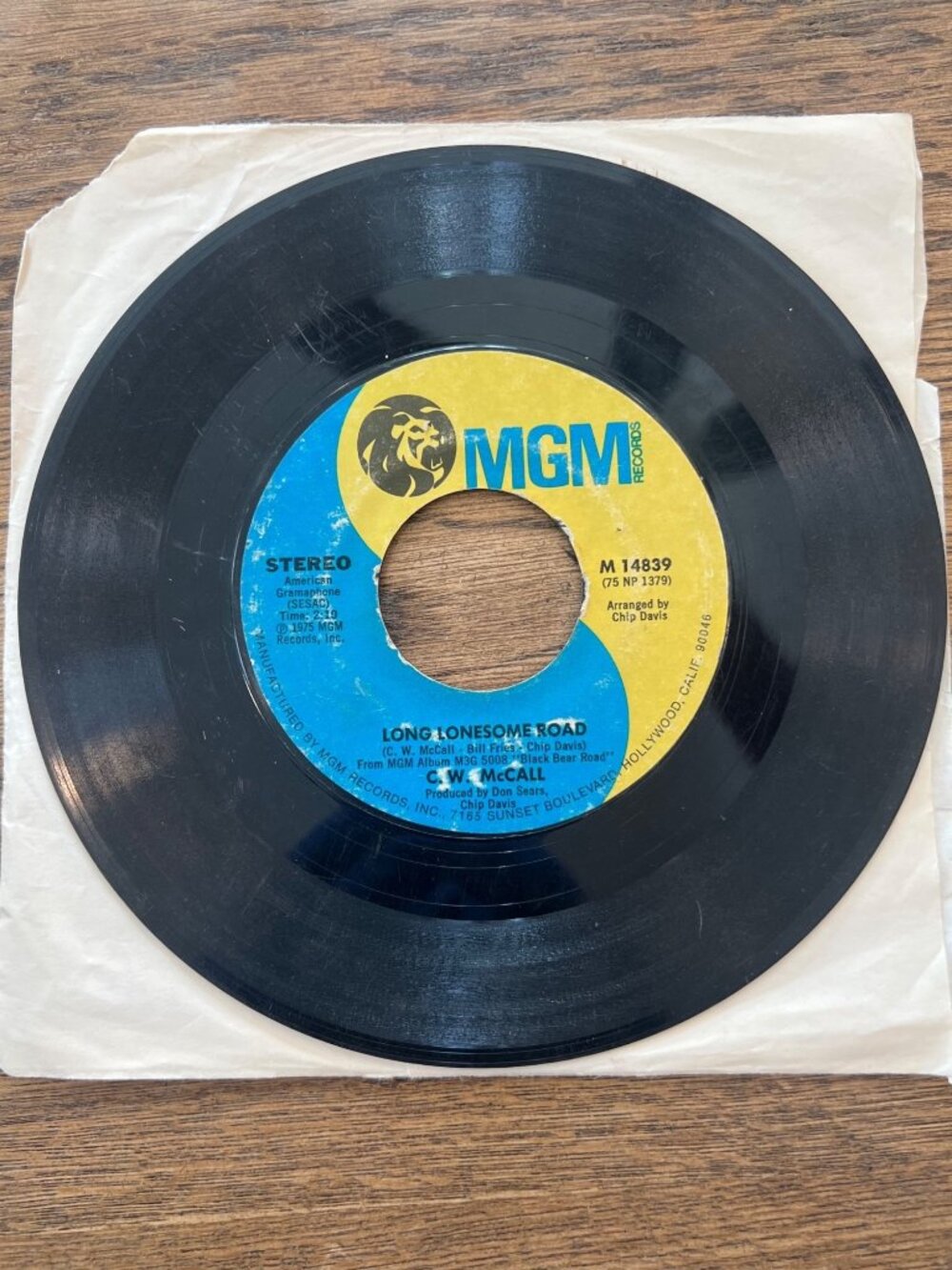 C.W. McCall - Convoy / Long Lonesome Road 7" Vinyl 45 RPM MGM M14839 Stereo 1975